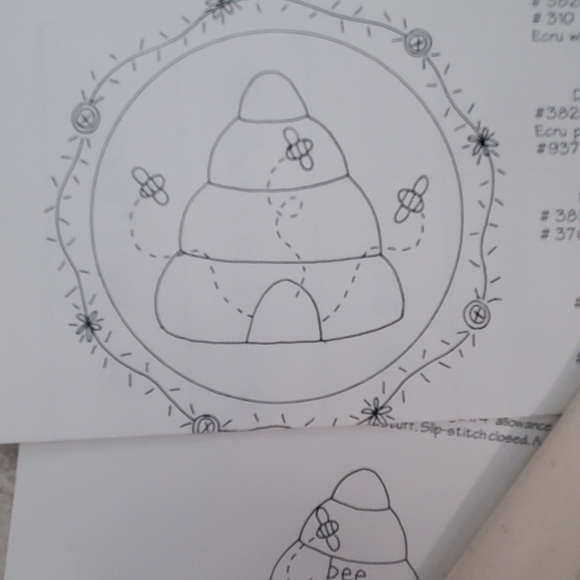 𝅺bareroots Embroidery Pillow and Pin Kit Bee Happy Behive Pk#17 cross stitch - Picture 3 of 4